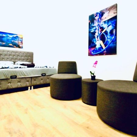 Modern Double Room Js B Wina Bagian luar foto