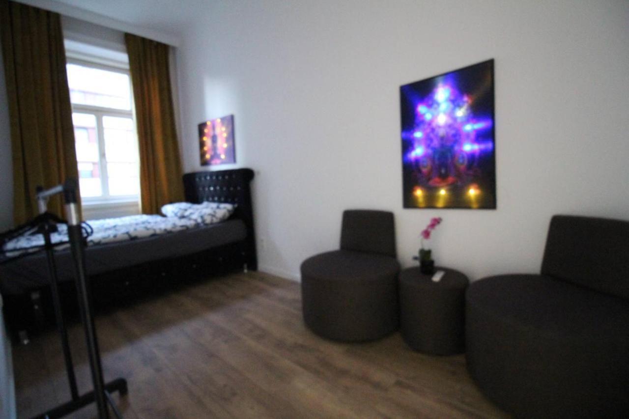 Modern Double Room Js B Wina Bagian luar foto