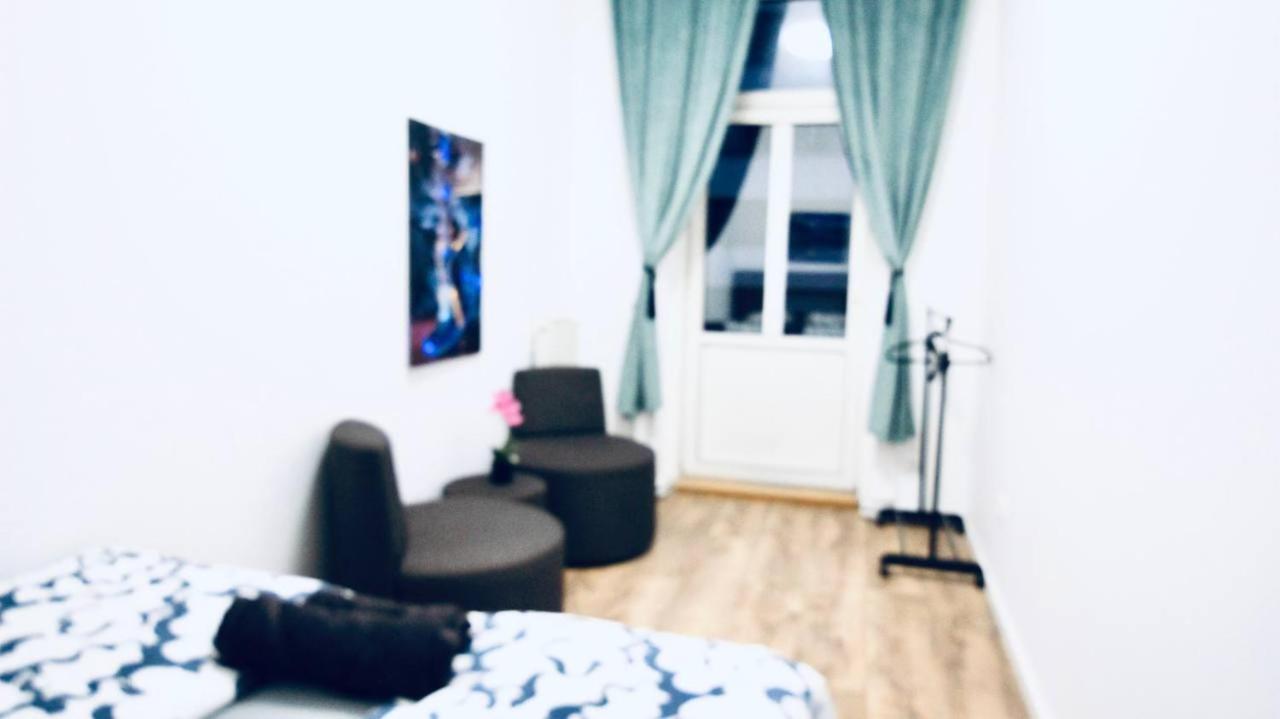 Modern Double Room Js B Wina Bagian luar foto
