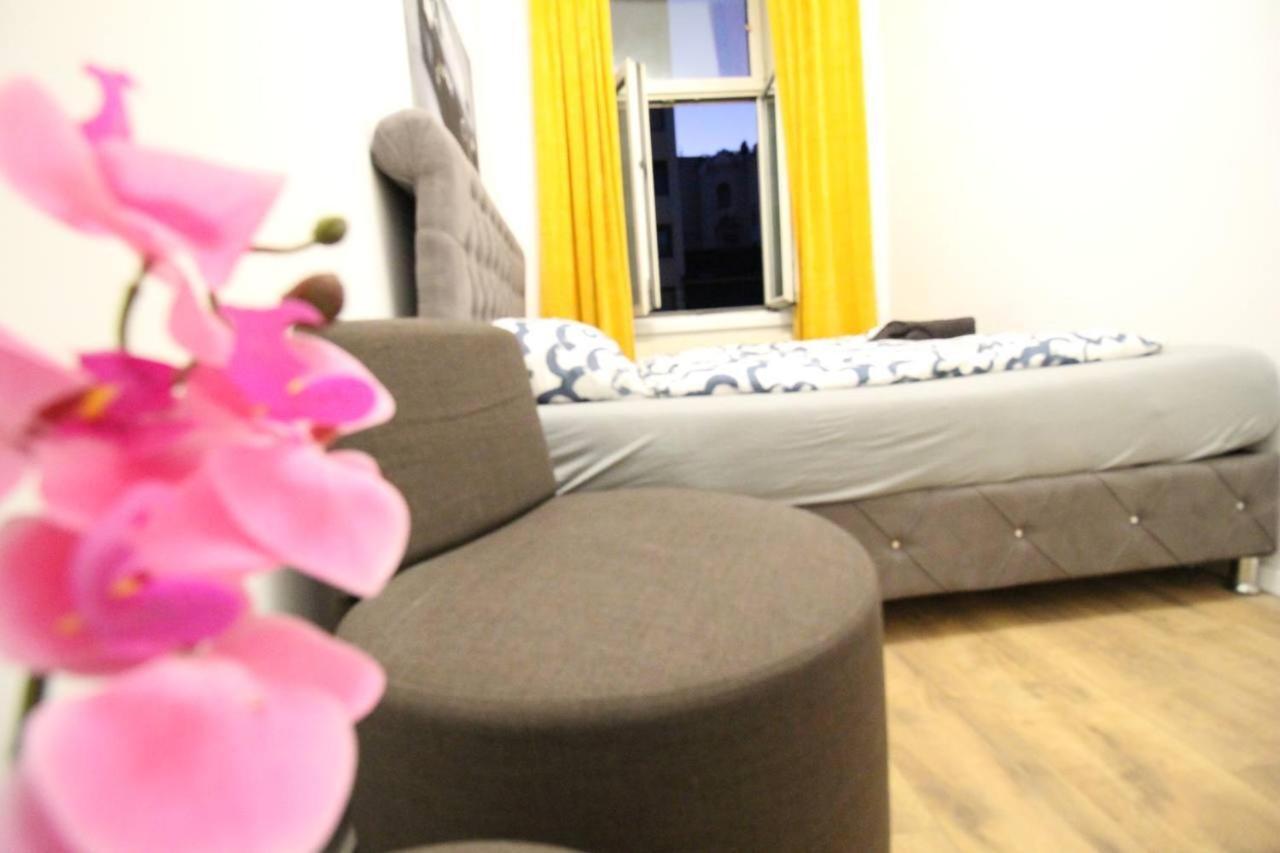 Modern Double Room Js B Wina Bagian luar foto