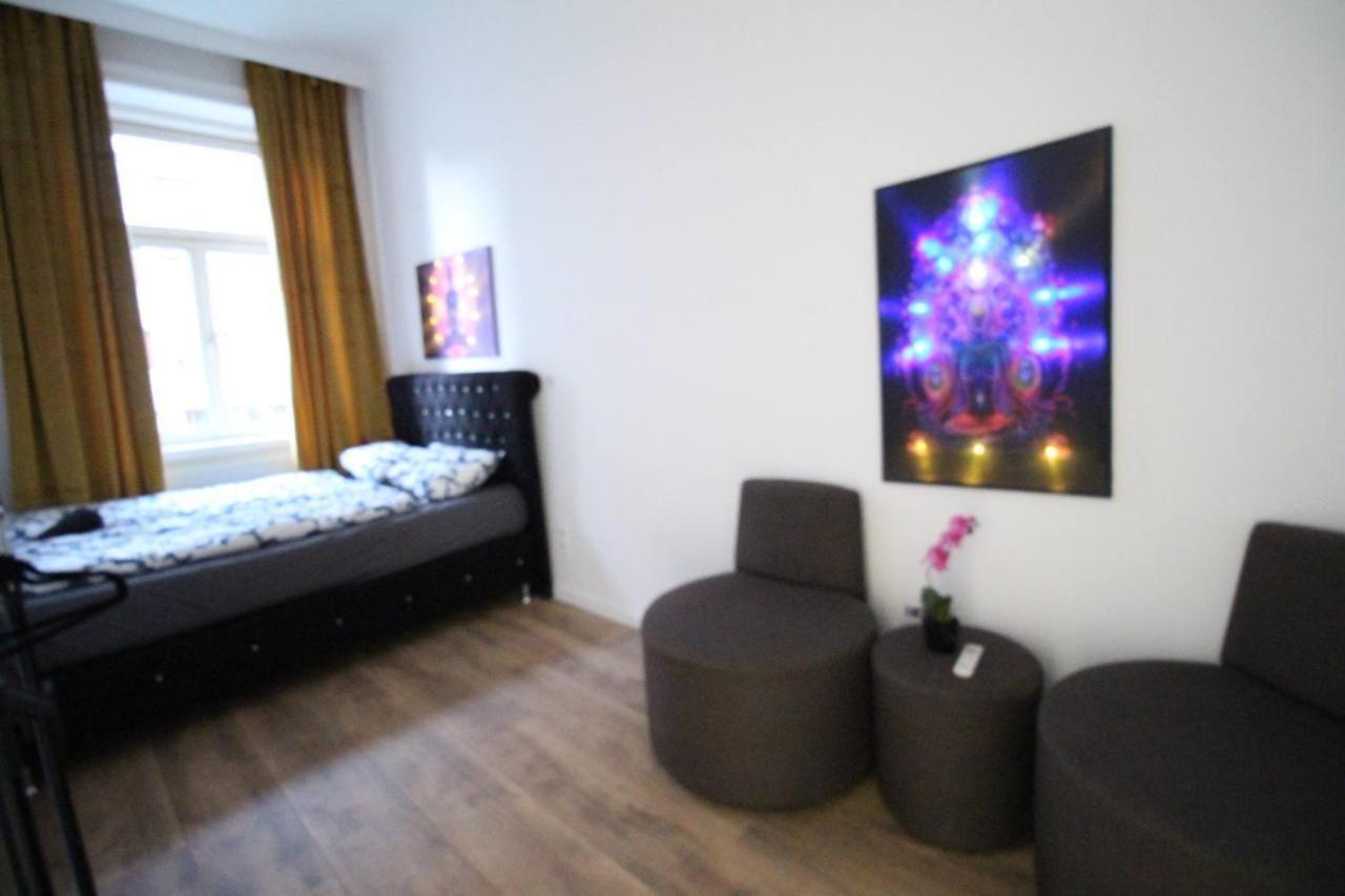 Modern Double Room Js B Wina Bagian luar foto